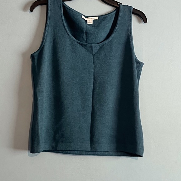 SELLING ST JOHN KNIT TOP FOR WOMEN SIZE SMALL COLOR GREEN OLIVE 🫒 SLEEVELESS - Picture 2 of 8